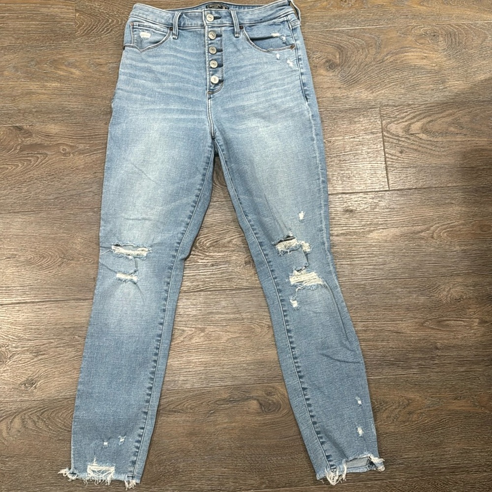 Distressed, skinny jeans